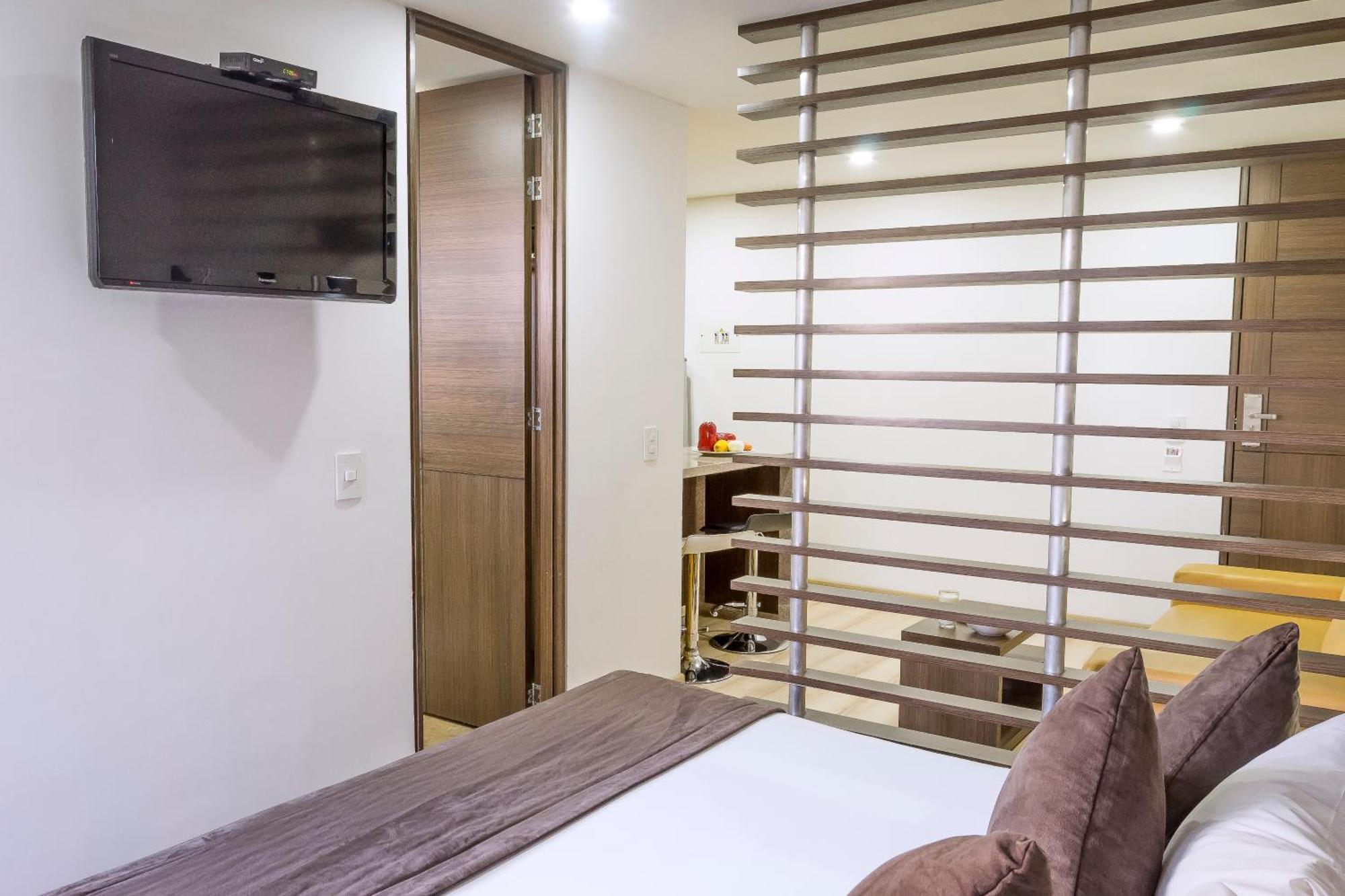 Hotel Regency Suites La Feria Bogota Room photo