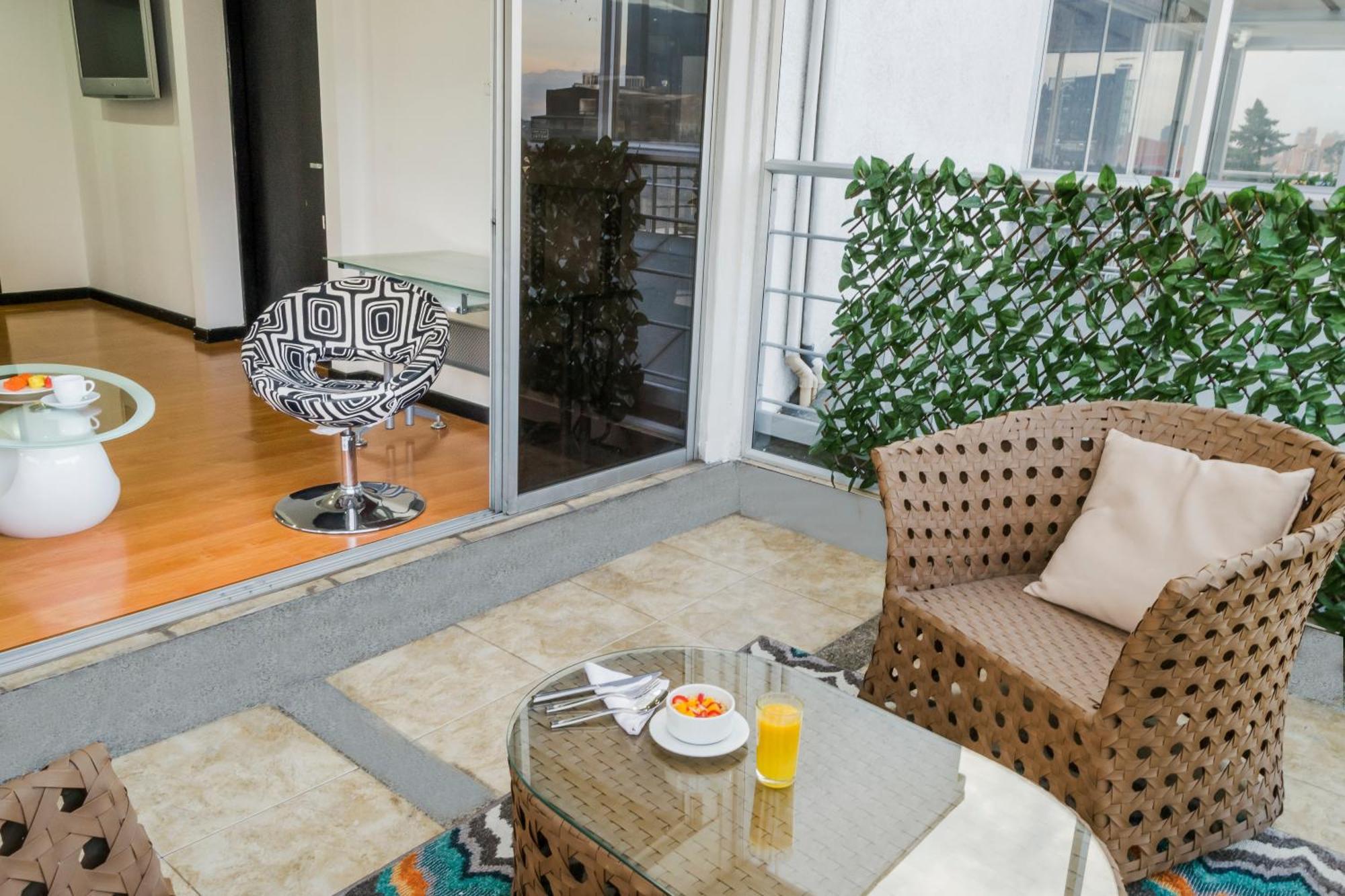 Hotel Regency Suites La Feria Bogota Room photo